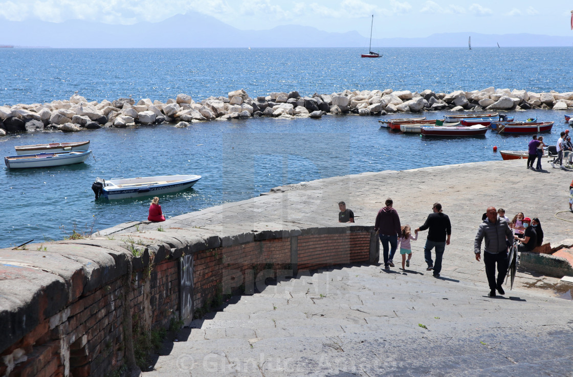 "Napoli - Turisti al molo di Via Nazario Sauro" stock image