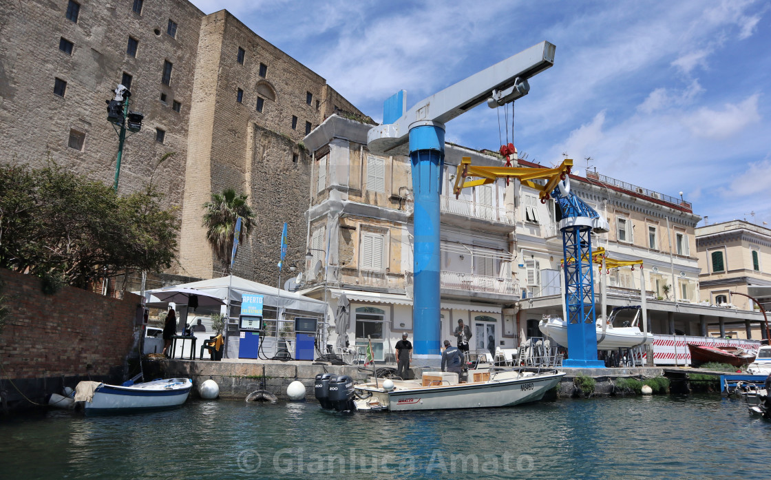 "Napoli - Gru al Porticciolo di Santa Lucia dalla barca" stock image