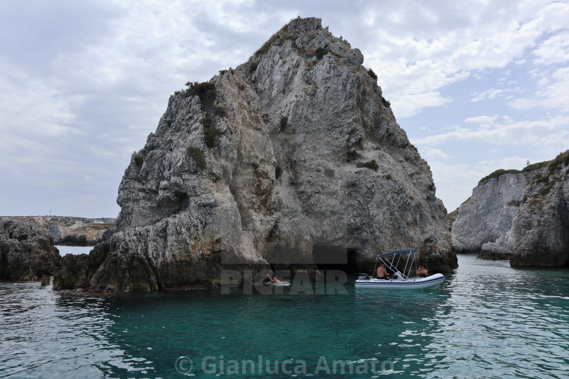 "Isole Tremiti - Scoglio dei Pagliai dalla barca" stock image