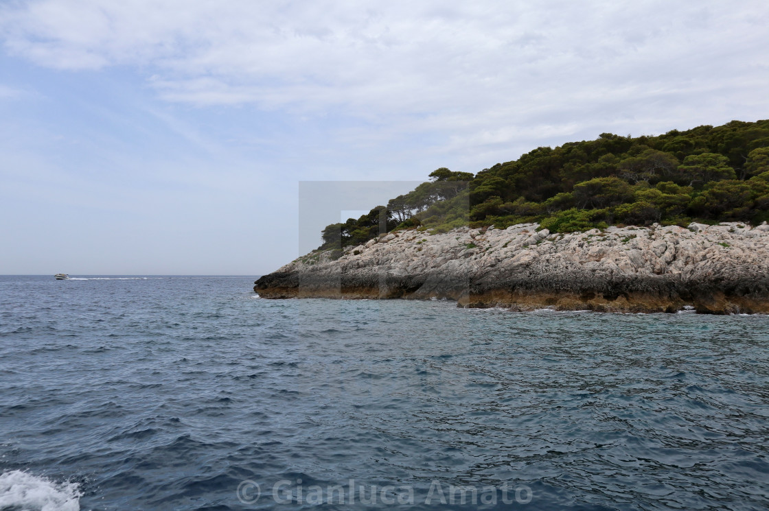 "Isole Tremiti - Punta dello Zio Cesare dalla barca" stock image