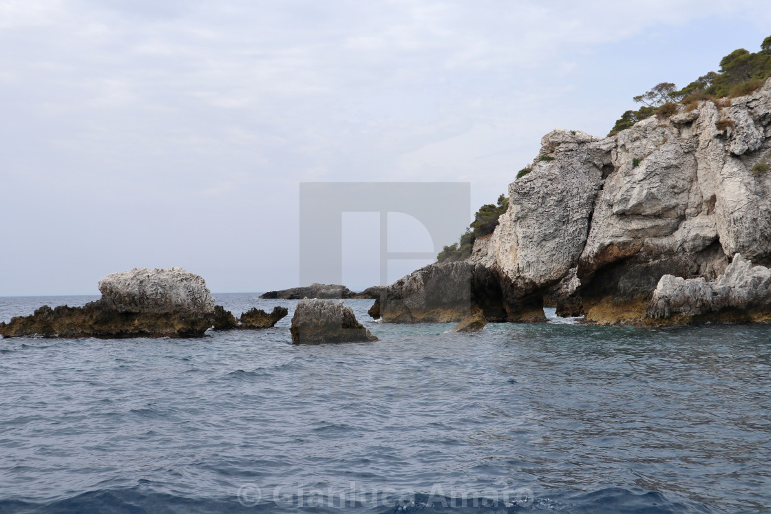 "Isole Tremiti - Scoglio della tartaruga di fronte allo Scoglio dell'Elefante" stock image