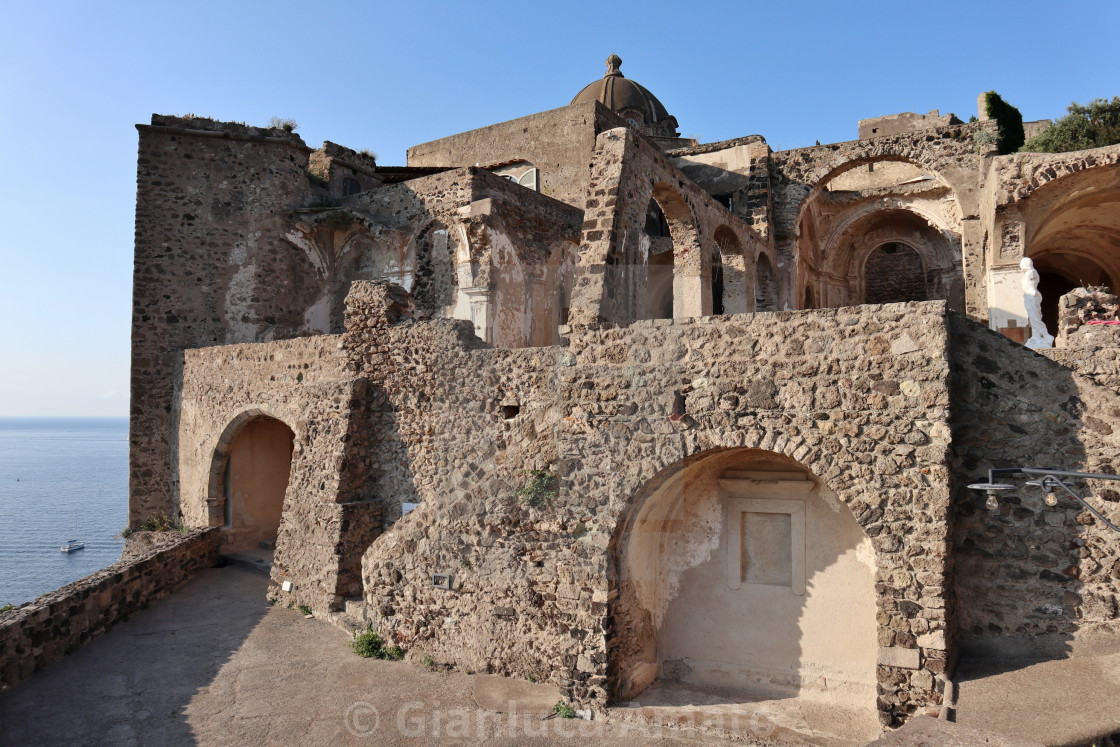 "Ischia - Ruderi della Cattedrale dell'Assunta al Castello Aragonese al tramonto" stock image