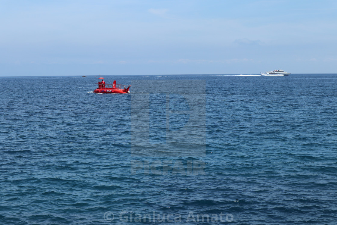 "Lacco Ameno - Sommergibile per turisti dal molo" stock image