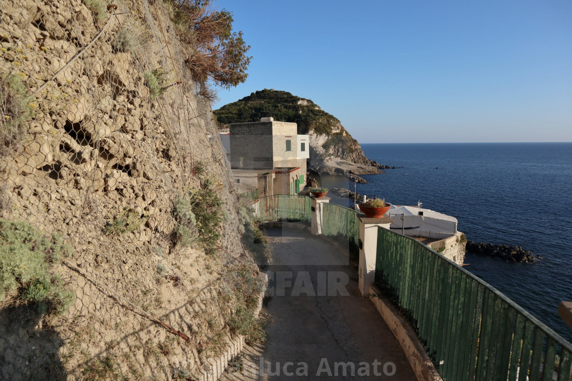 "Sant'Angelo d'Ischia - Stradina che scende fino a via Sant'Angelo" stock image