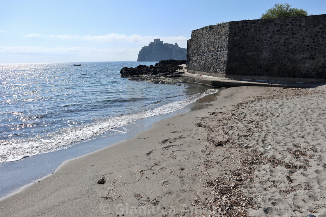 "Ischia - Scorcio del Castello Aragonese dalla Spiaggia dei Pescatori" stock image