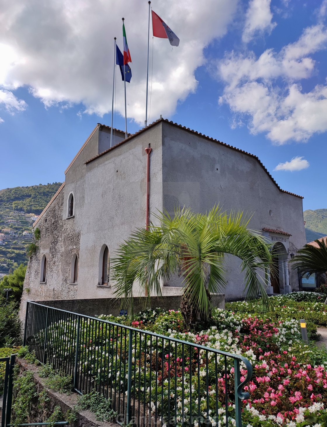 "Ravello - Scorcio del Municipio da Via San Giovanni del Toro" stock image