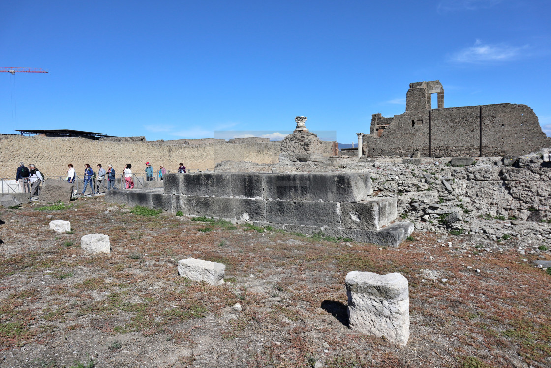 "Pompei - Turisti al Tempio di Venere" stock image