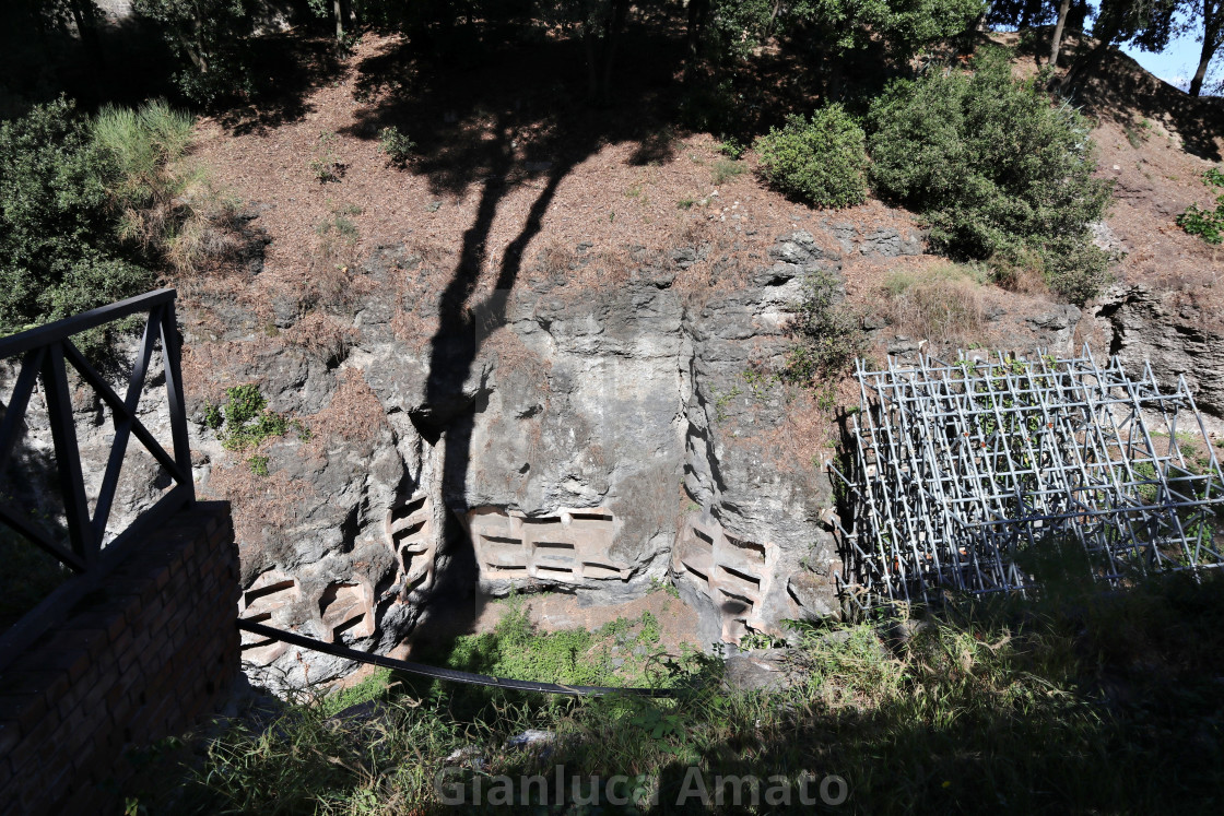 "Pompei - Loculi nella roccia lungo Viale delle Ginestre" stock image