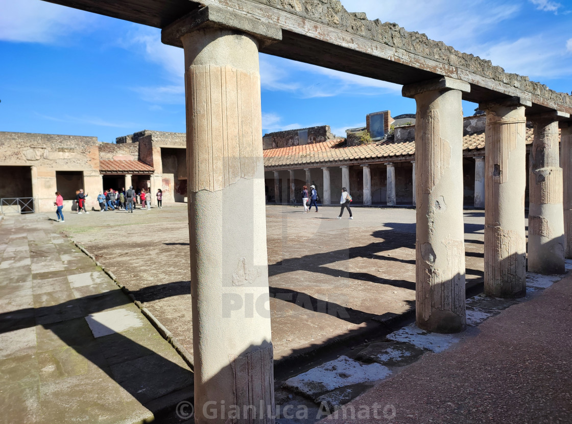 "Pompei - Colonne del peristilio delle Terme Stabiane" stock image