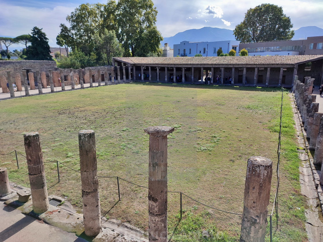 "Pompei - Scorcio del Quadriportico dei Teatri dalla scalinata del Foro Triangolare" stock image