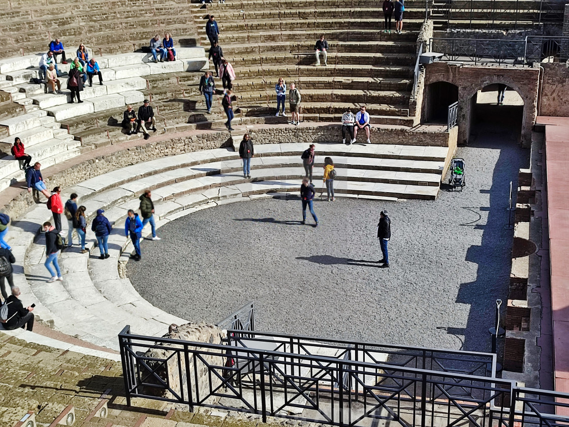 "Pompei - Turisti al Teatro Grande" stock image