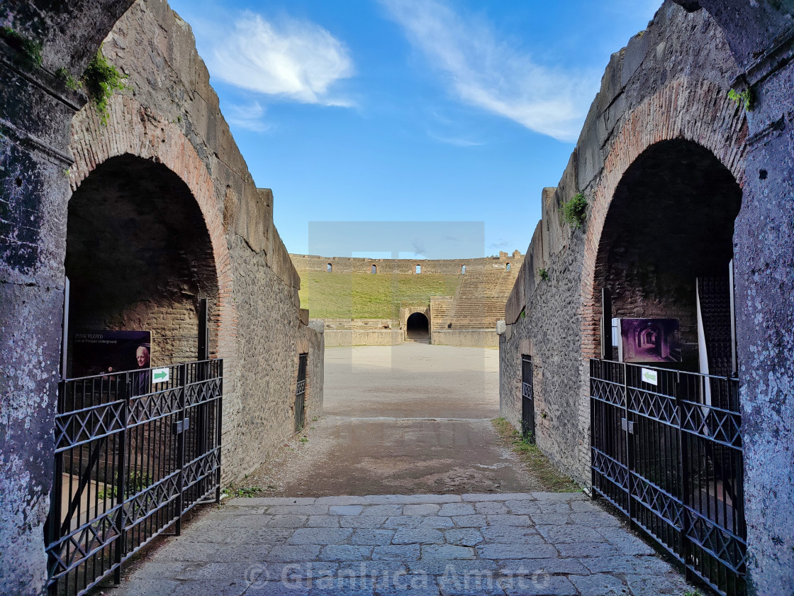 "Pompei - Scorcio dell'Anfiteatro dal cunicolo di ingresso" stock image