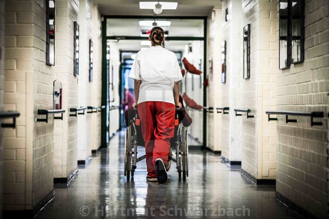 "Old Peoples Home - Symbolfoto zum Thema Altenpflege" stock image