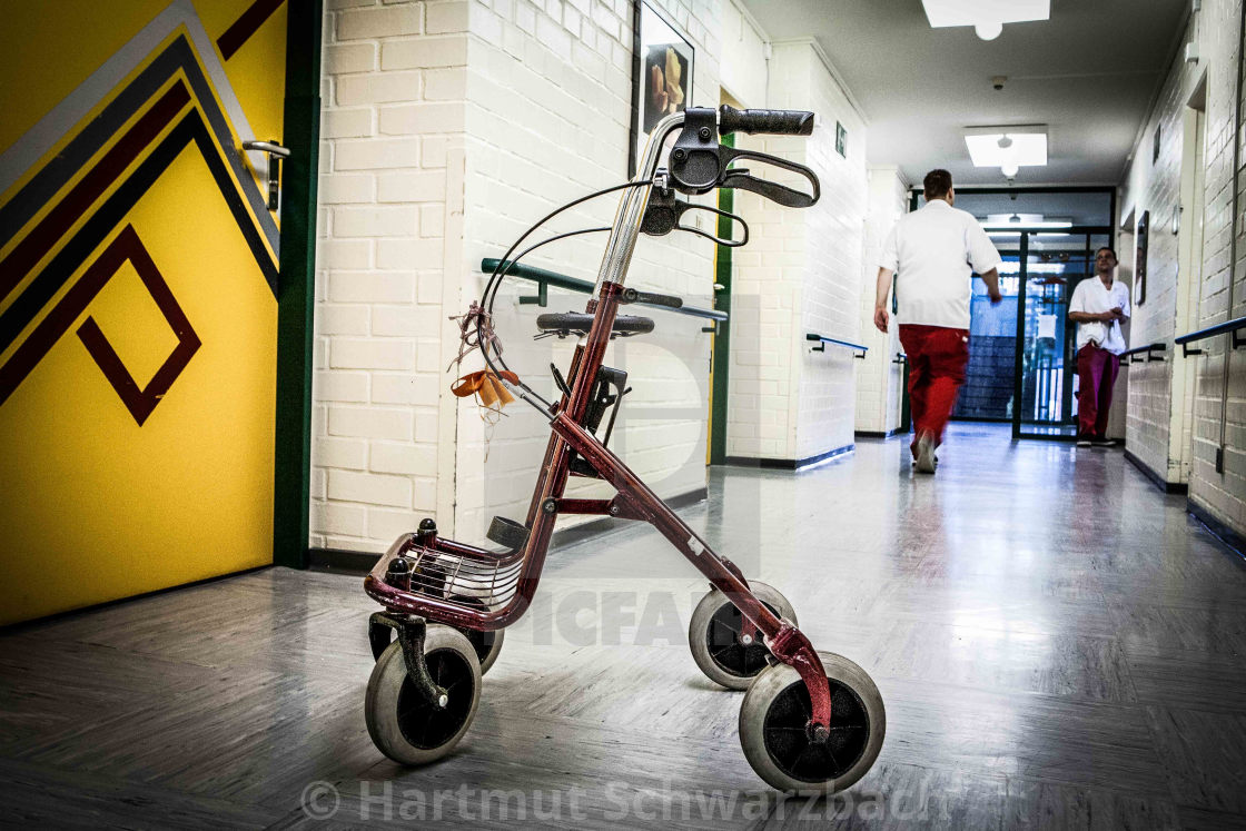 "Old Peoples Home - Symbolfoto zum Thema Altenpflege" stock image