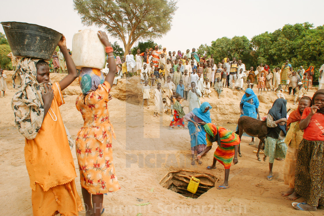 "Water Crisis - Kampf ums Wasser in der Tschad Region" stock image