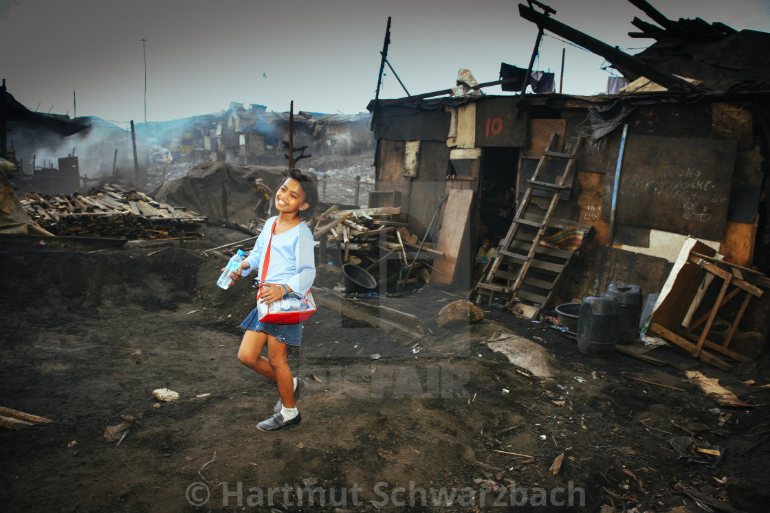 "young girl and Scholarship Holder from Tondo Squatter on the way" stock image