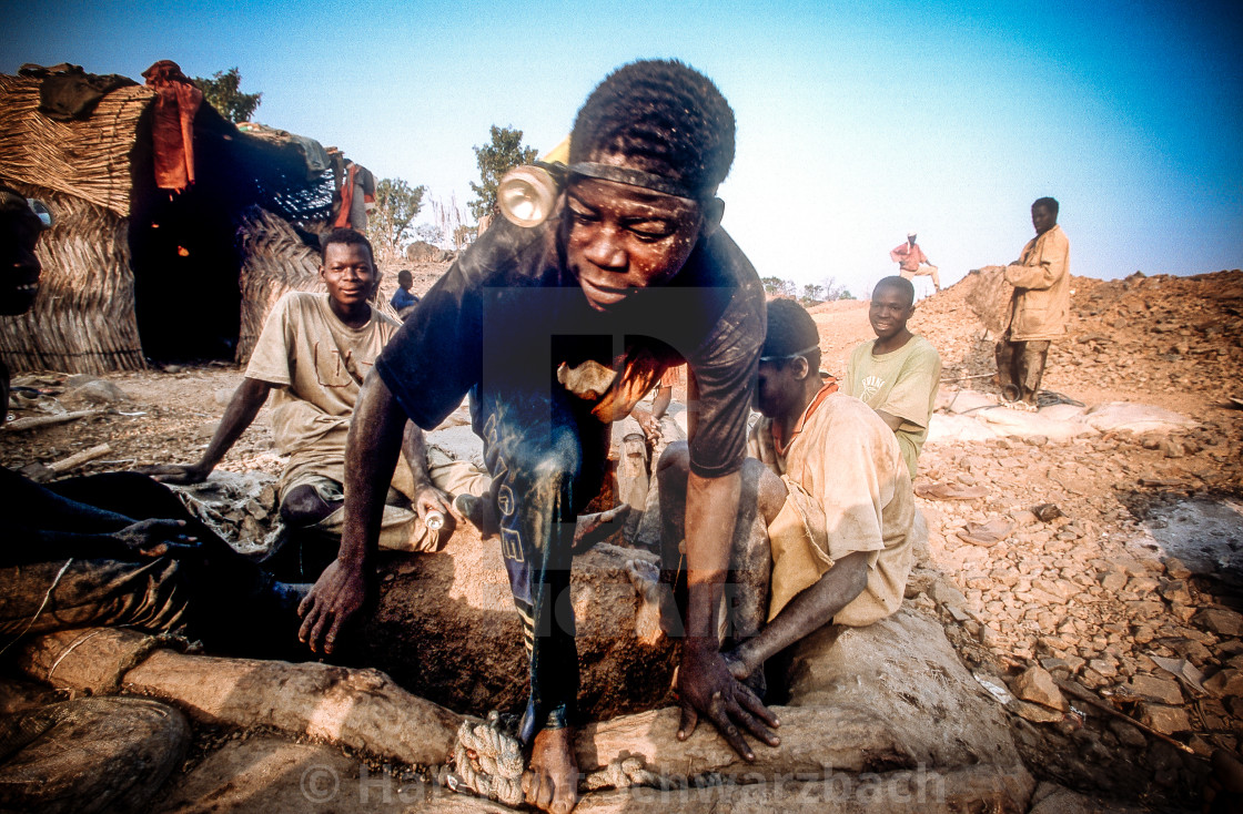 "Small Scale Mining in Burkina Faso - Gold im Kleinbergbau" stock image