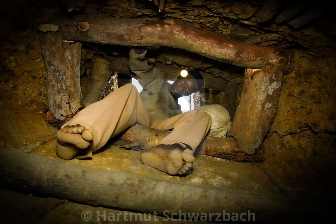 "Small Scale Mining in Burkina Faso - Gold im Kleinbergbau" stock image