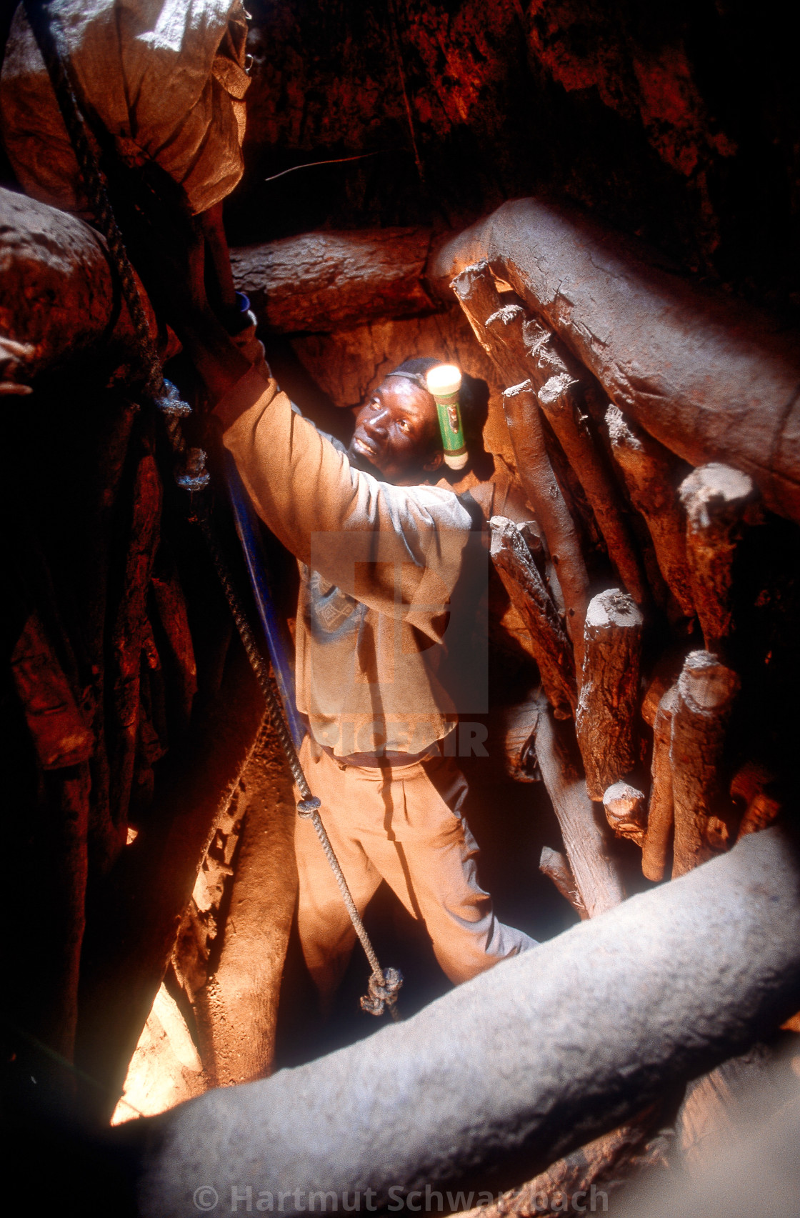 "Small Scale Mining in Burkina Faso - Gold im Kleinbergbau" stock image