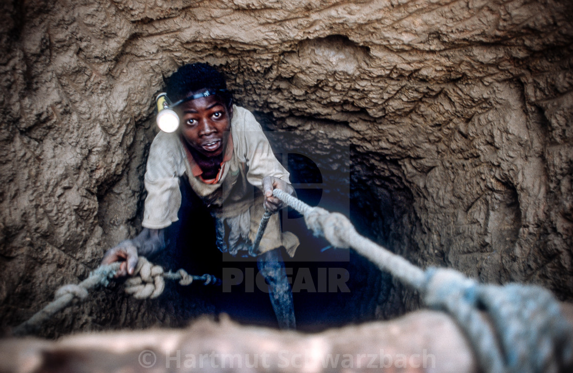 "Small Scale Mining in Burkina Faso - Gold im Kleinbergbau" stock image