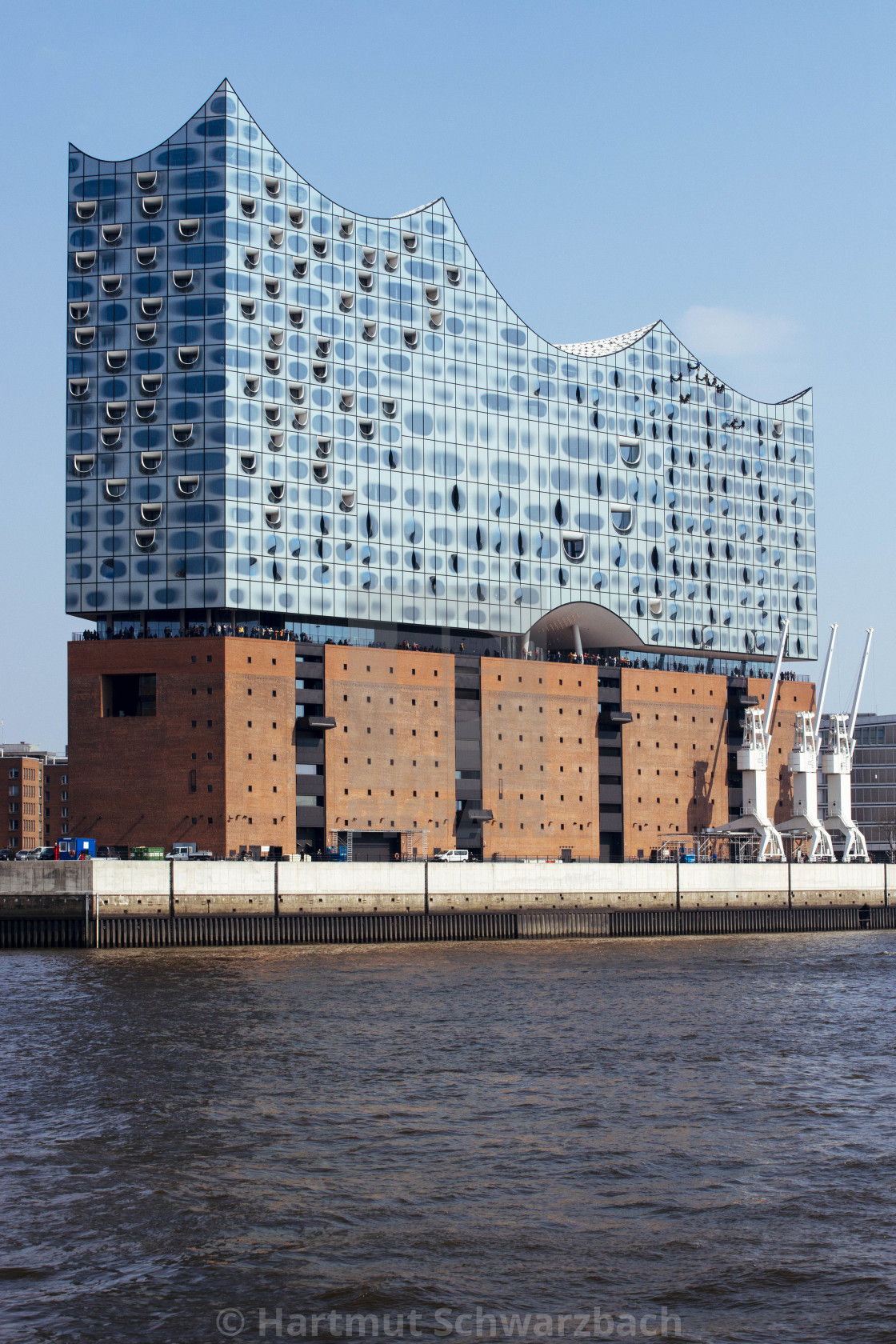 "Elbphilharmonie im Hamburger Hafen an der Elbe" stock image