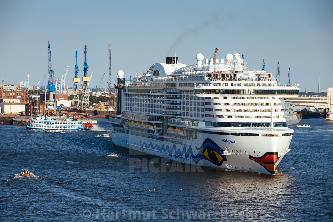 "Kreuzfahrtschiff Aida Perla" stock image