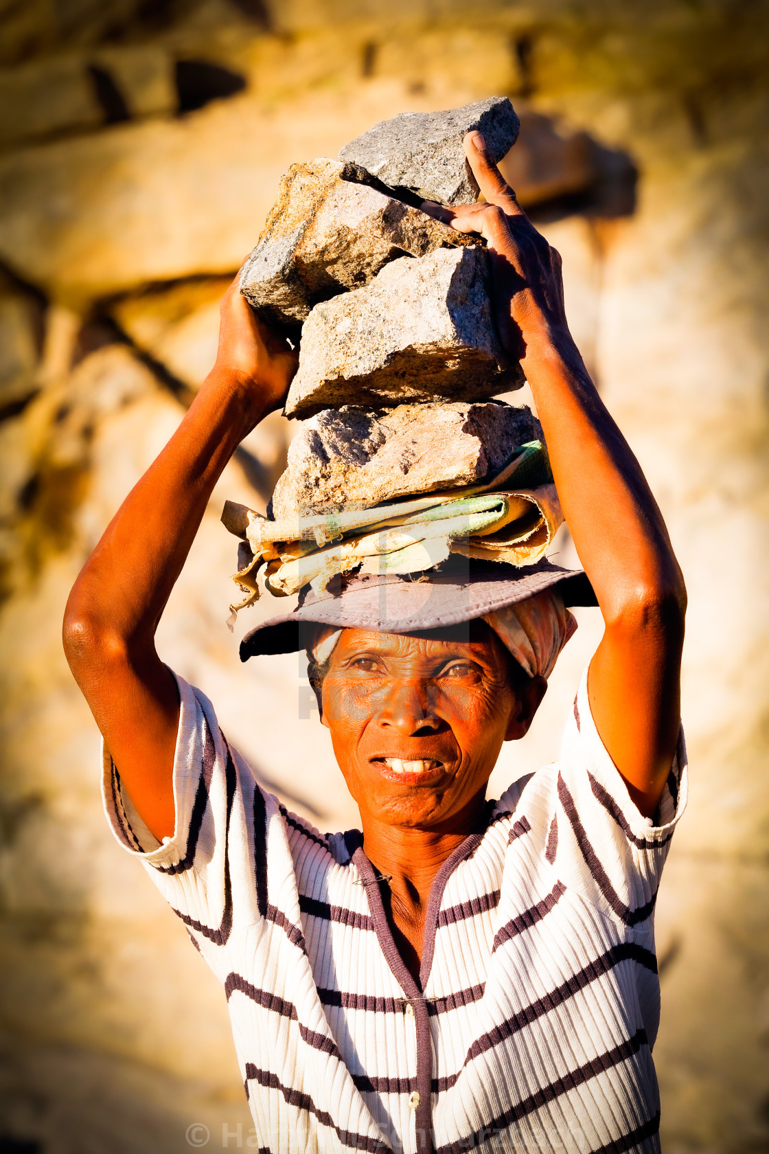 "Schufterei im Steinbruch - Backbreaking work in the quarry" stock image