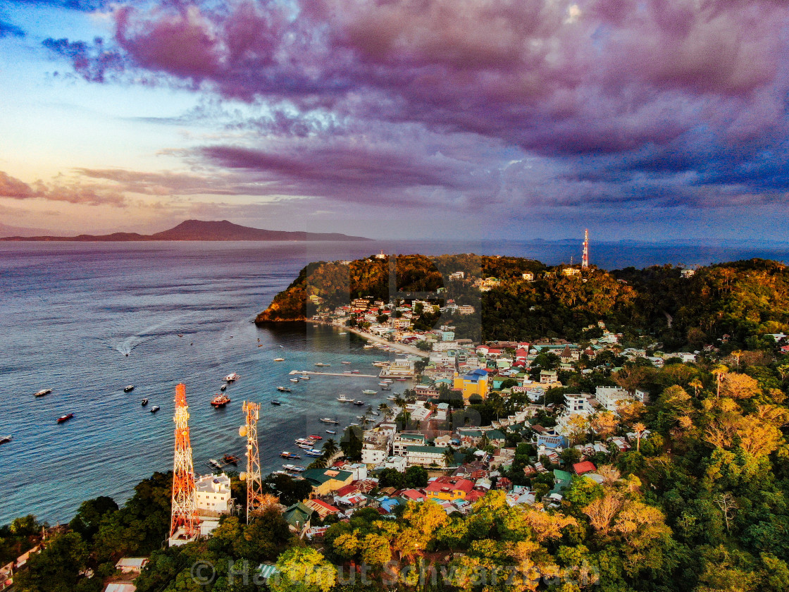 "Drohnenaufnahme von Puerto Galera" stock image