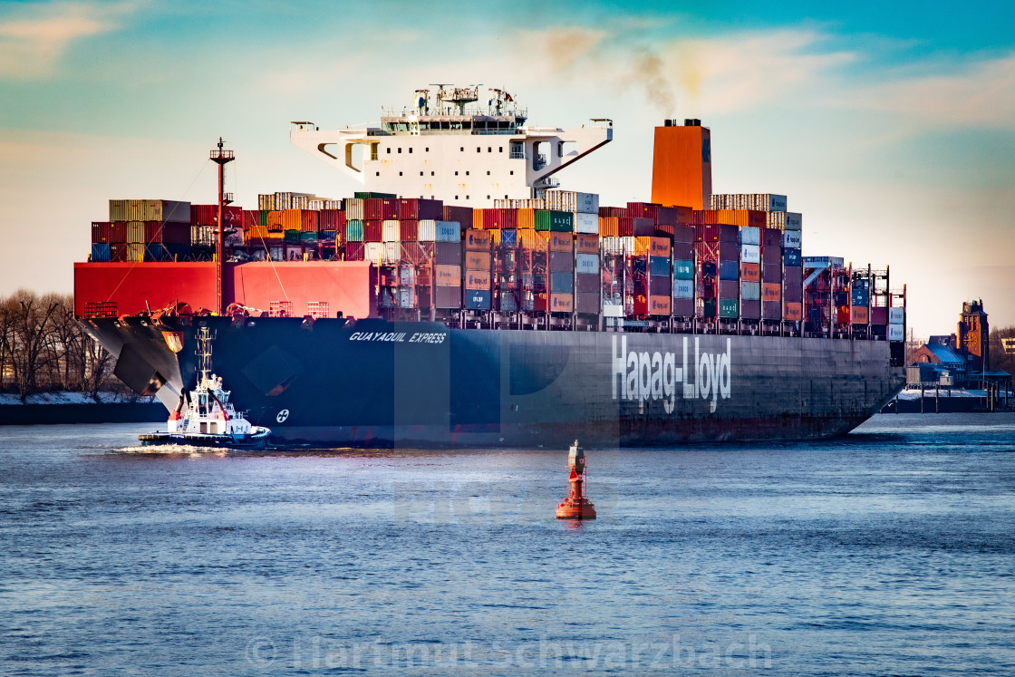 "Containerschiff Guaquil Express auf der Elbe" stock image