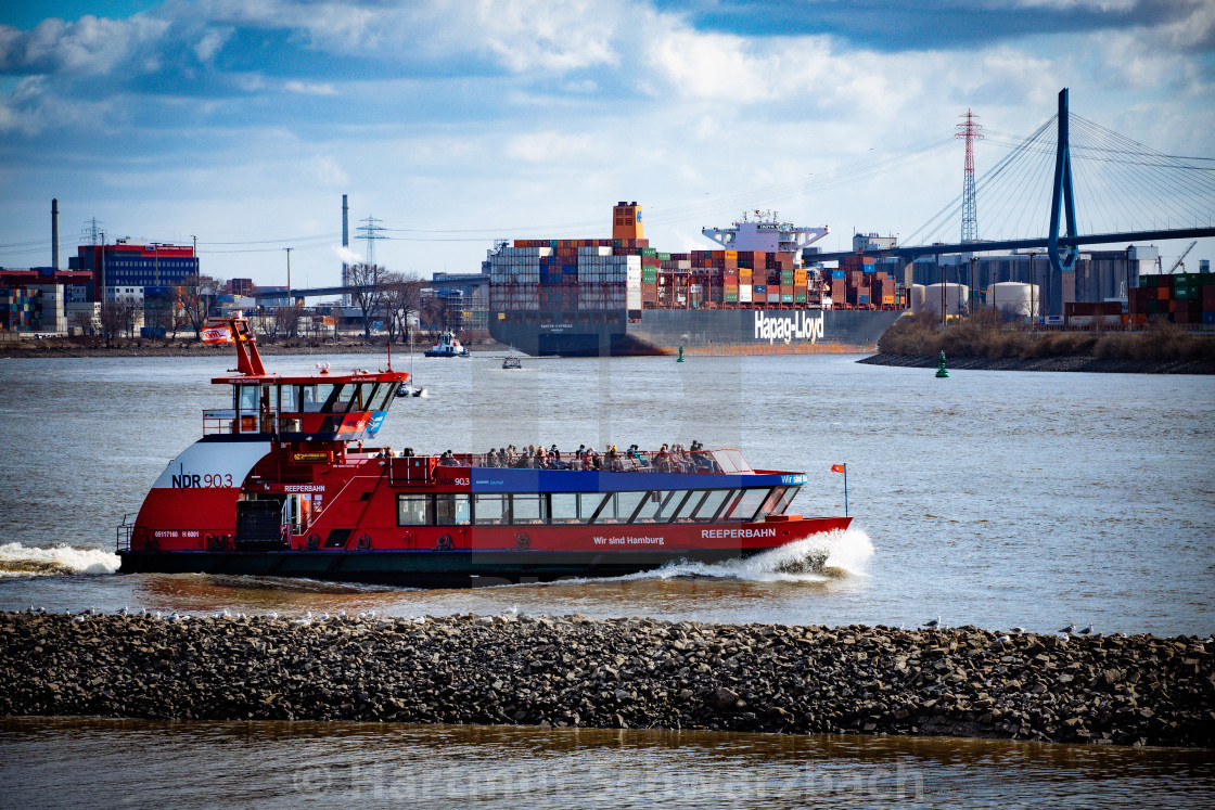 "HVV Linienschiff auf der Elbe" stock image