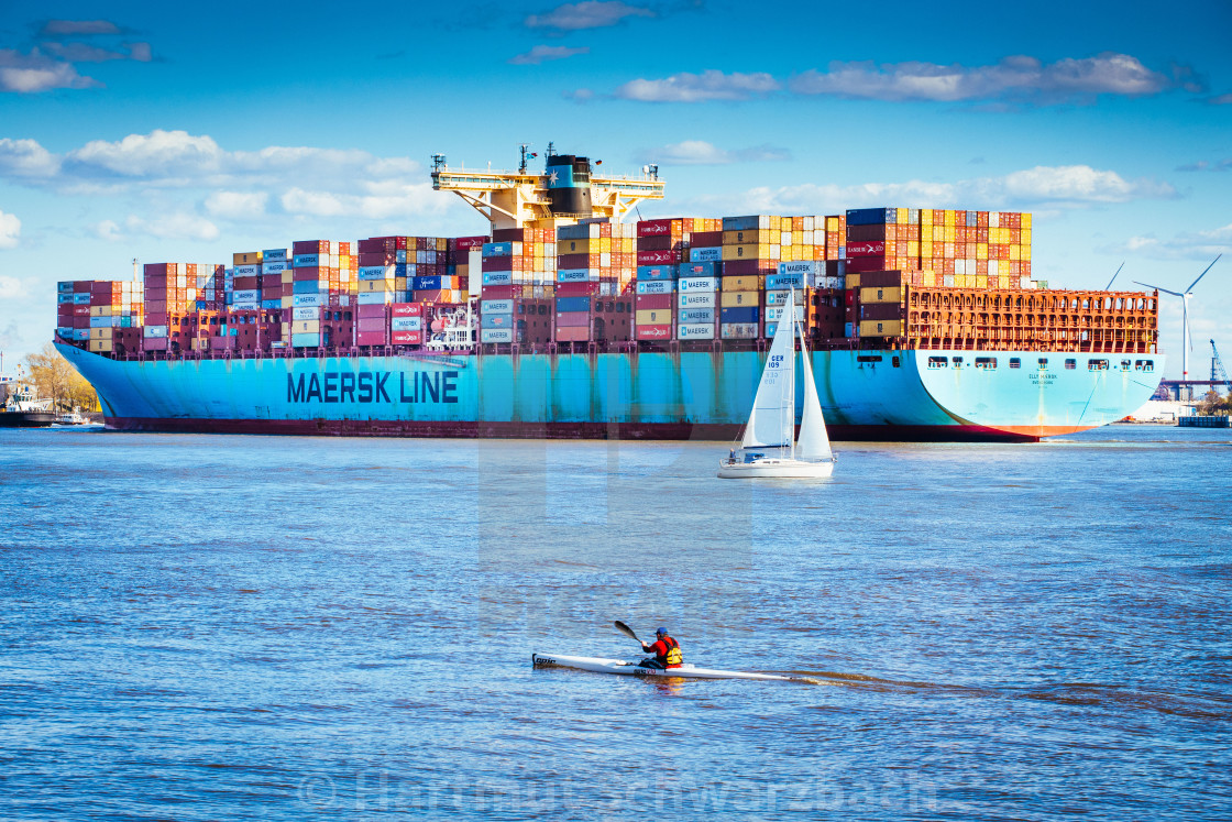 "Containerschiff Elly Maersk auf der Elbe" stock image