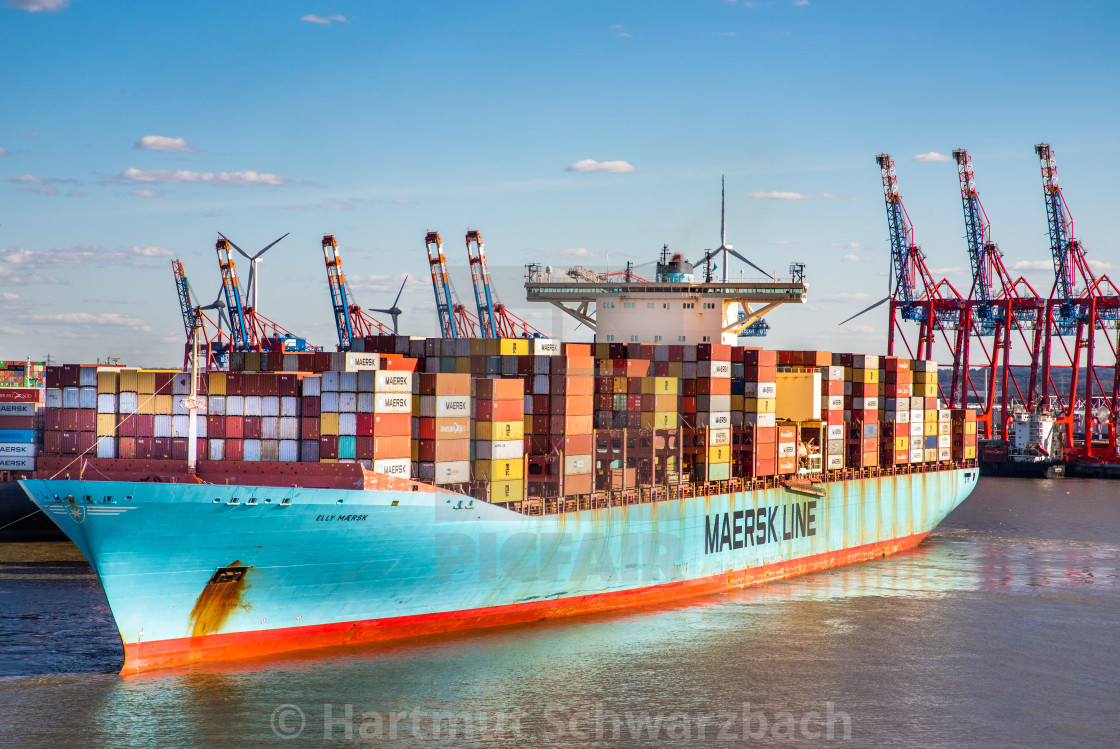 "Containerschiff Elly Maersk auf der Elbe" stock image