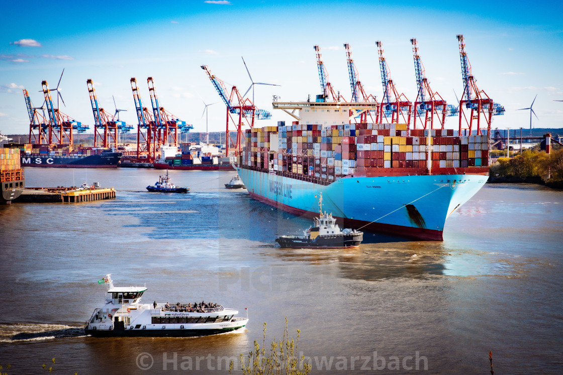 "Containerschiff Elly Maersk auf der Elbe" stock image