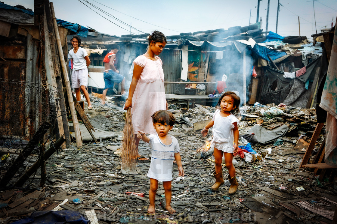 "Armenviertel am Hafen - Urban Poor" stock image