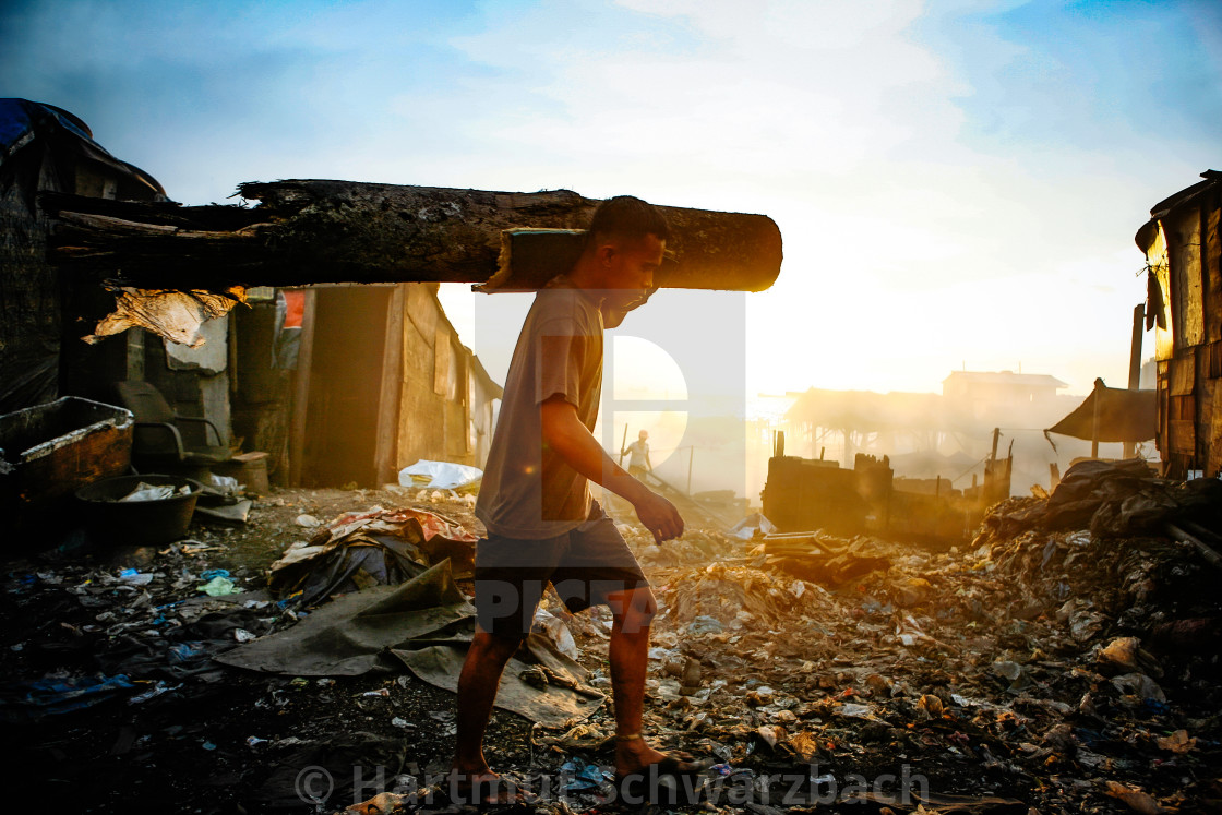 "Armenviertel am Hafen - Urban Poor" stock image