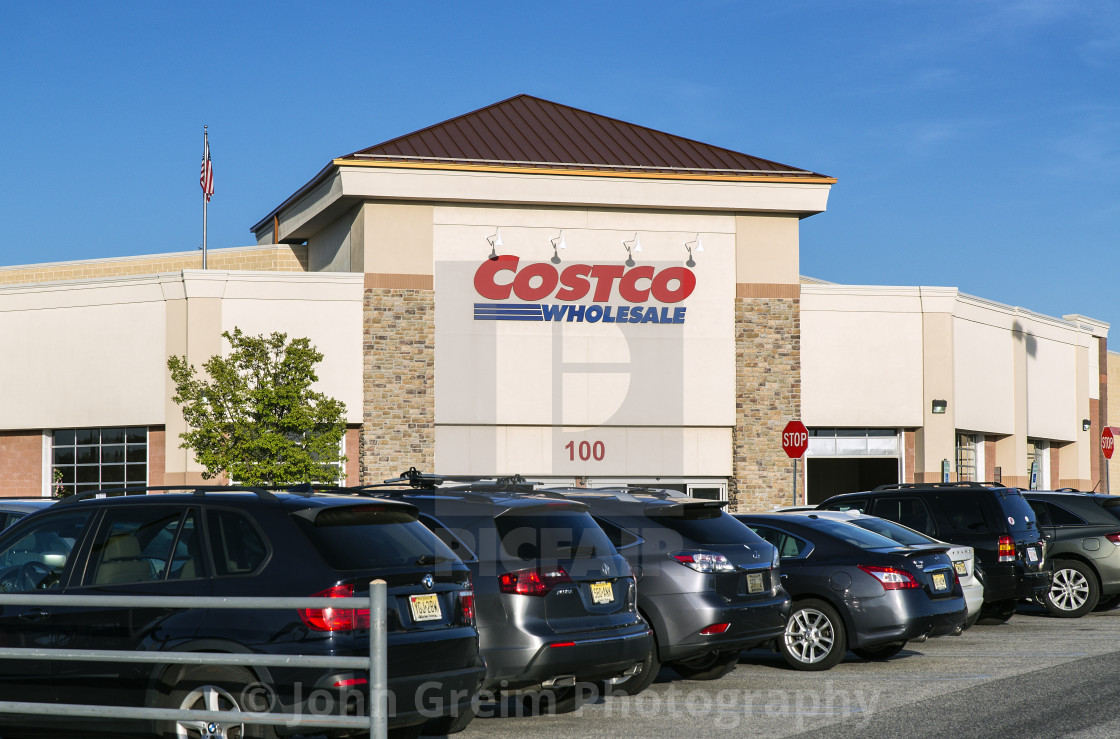 "Costco discount shopping club." stock image