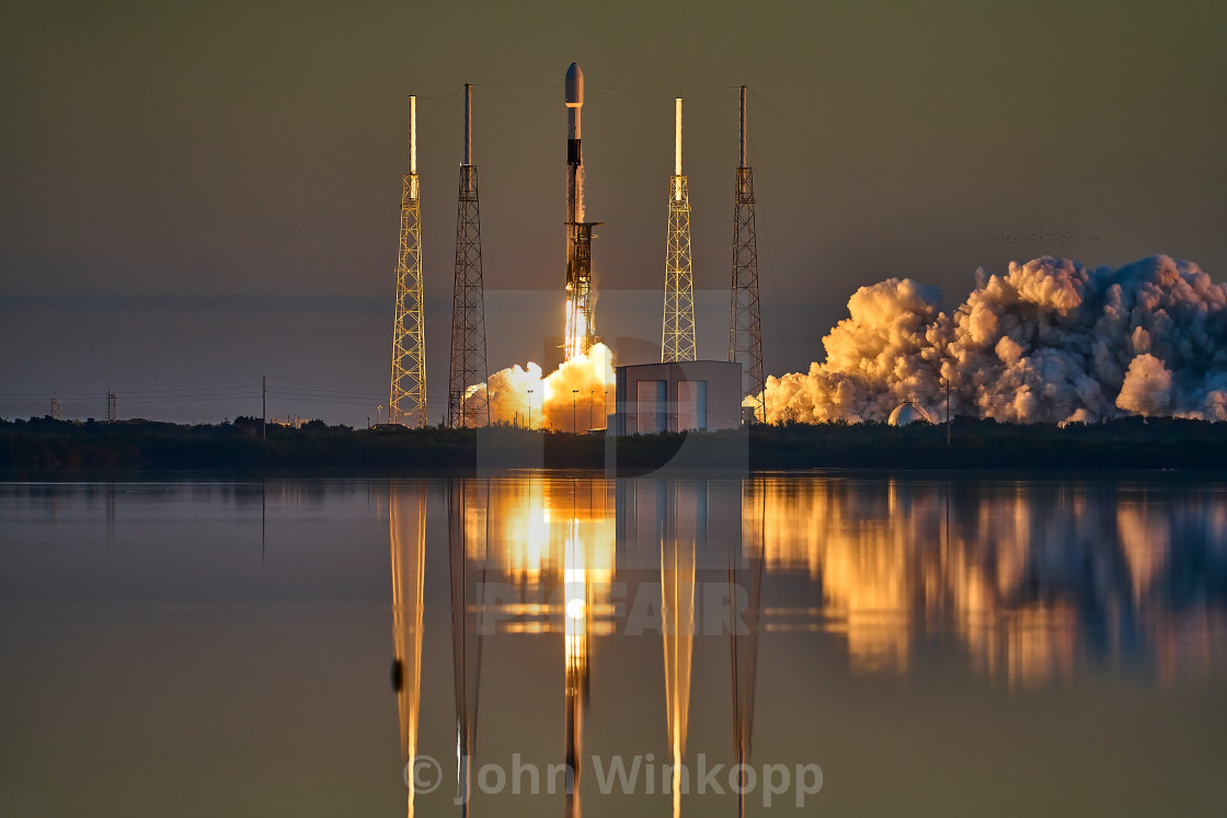 "SpaceX, Falcon9, CCSFS, Pad40, GPSIII, Rocket Launch, Rocket, Florida" by John Winkopp - $15.26 "SpaceX, Falcon9, CCSFS, Pad40, GPSIII, Rocket Launch, Rocket, Florida" stock image
