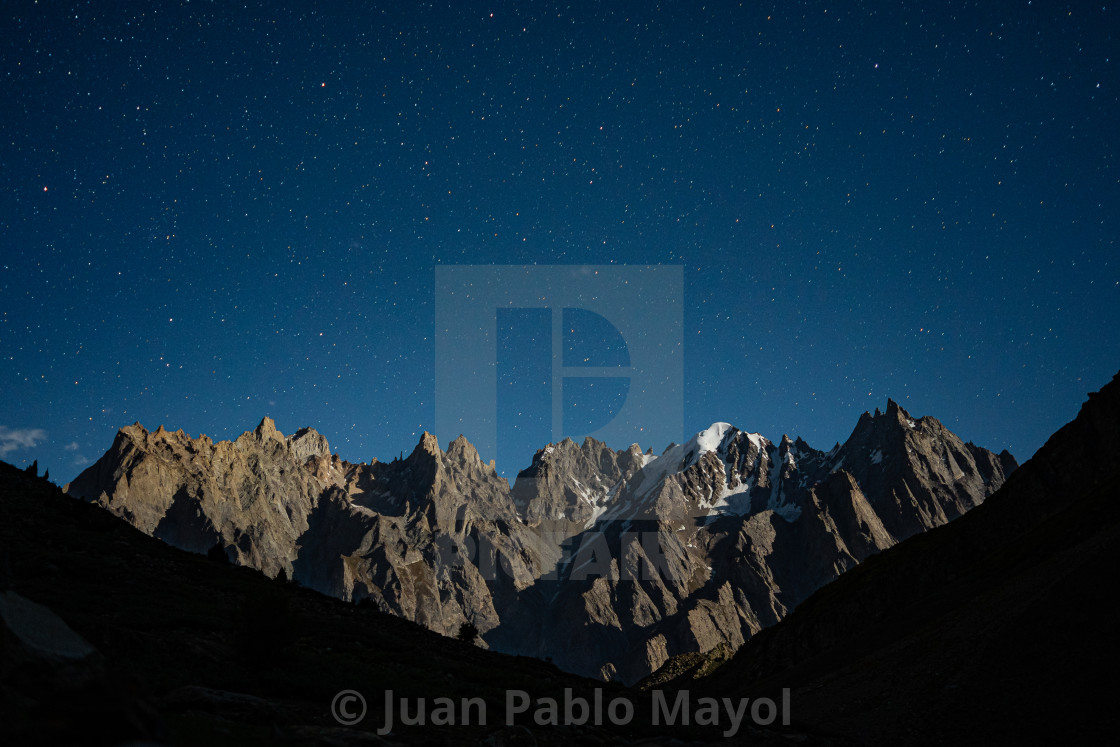 "Full moon nights in Pakistan" by Juan Pablo Mayol - £37.20 "Full moon nights in Pakistan" stock image