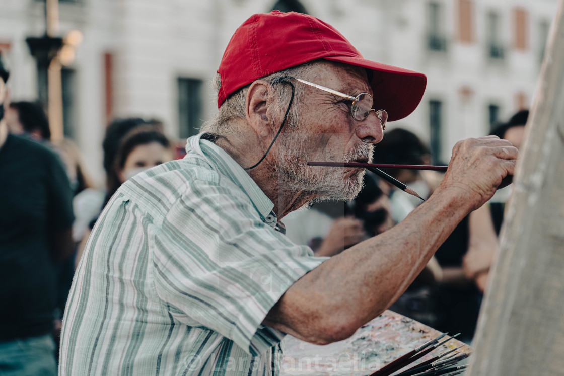 "Antonio López at work" by Lara Santaella - $57.03 "Antonio López at work" stock image