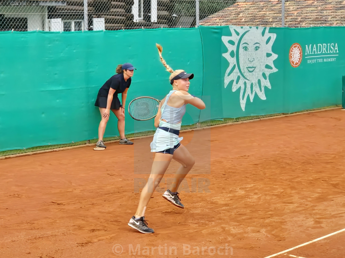 "Brenda Fruhvirtova forehand return" stock image