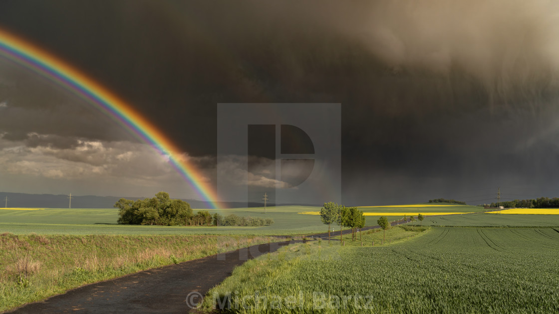 "Regenbogen nach dem Gewitter" stock image