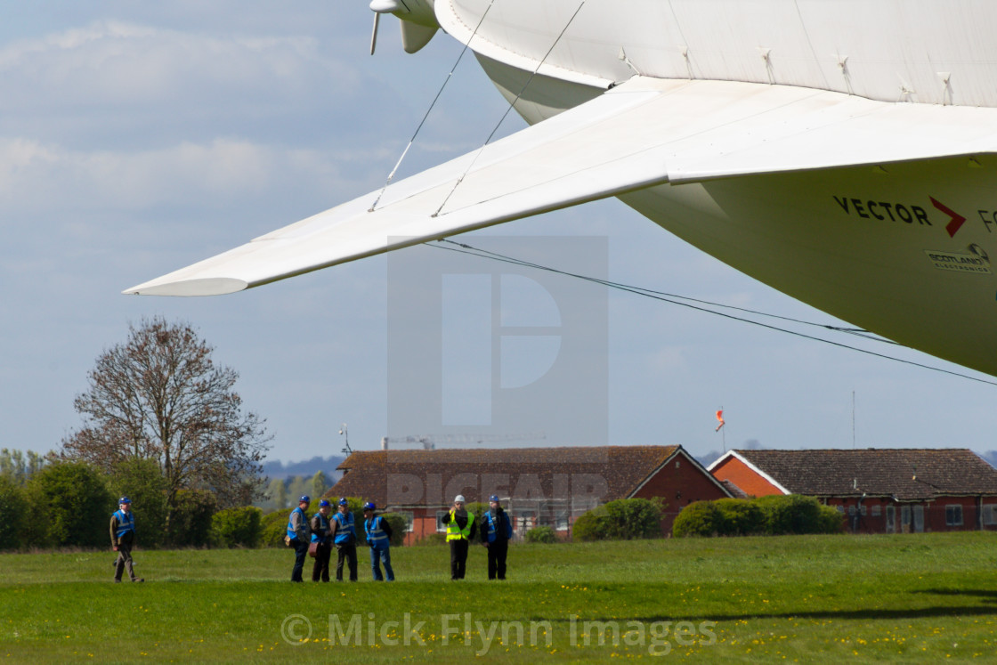 "Airlander 10 ready for lift off" stock image