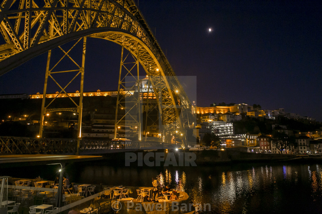 "Ponte Luis by night" stock image