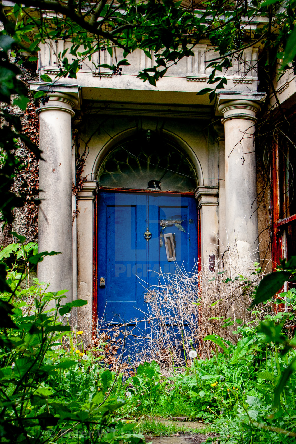 "Dilapidated Entrance to Georgian Property in Richmond, Yorkshire." by Peter W. Clark - 'photographer' - £10.00 "Dilapidated Entrance to Georgian Property in Richmond, Yorkshire." stock image