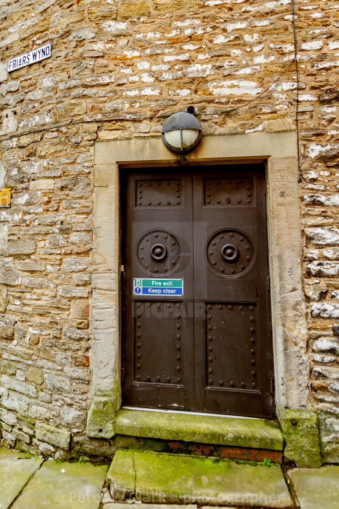 "Friars Wynd, Richmond, UK" by Peter W. Clark - 'photographer' - £15.00 "Friars Wynd, Richmond, UK" stock image