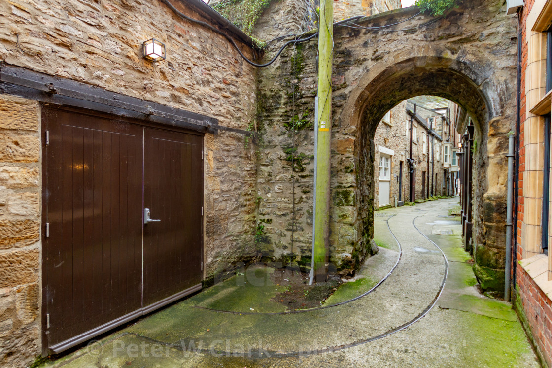 "Friars Wynd, Tramlines,Richmond, UK" by Peter W. Clark - 'photographer' - £15.00 "Friars Wynd, Tramlines,Richmond, UK" stock image