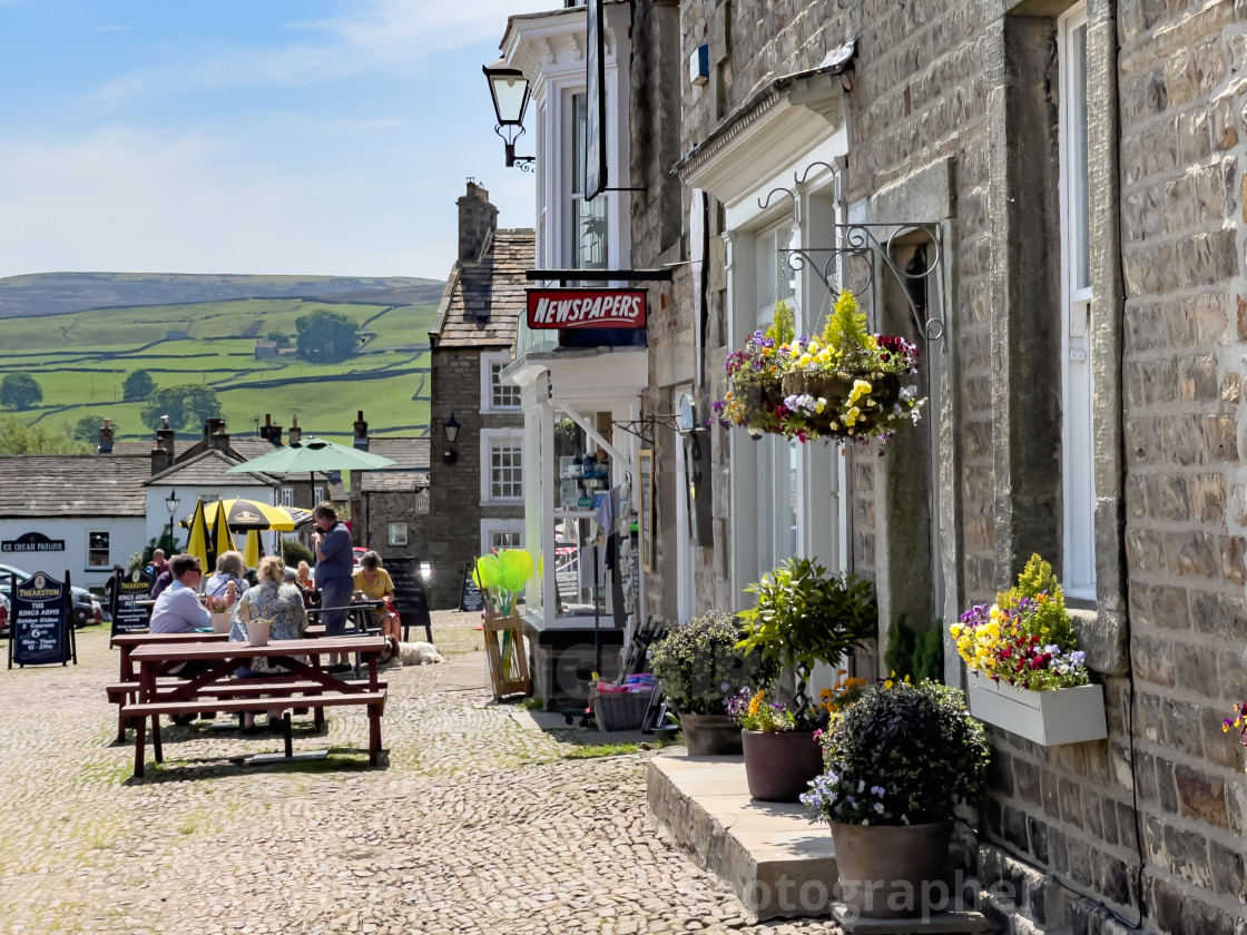 "Reeth, Kings Arms, Cobbled Forecourt. Swaledale, North Yorkshire." by Peter W. Clark - 'photographer' - £10.00 "Reeth, Kings Arms, Cobbled Forecourt. Swaledale, North Yorkshire." stock image