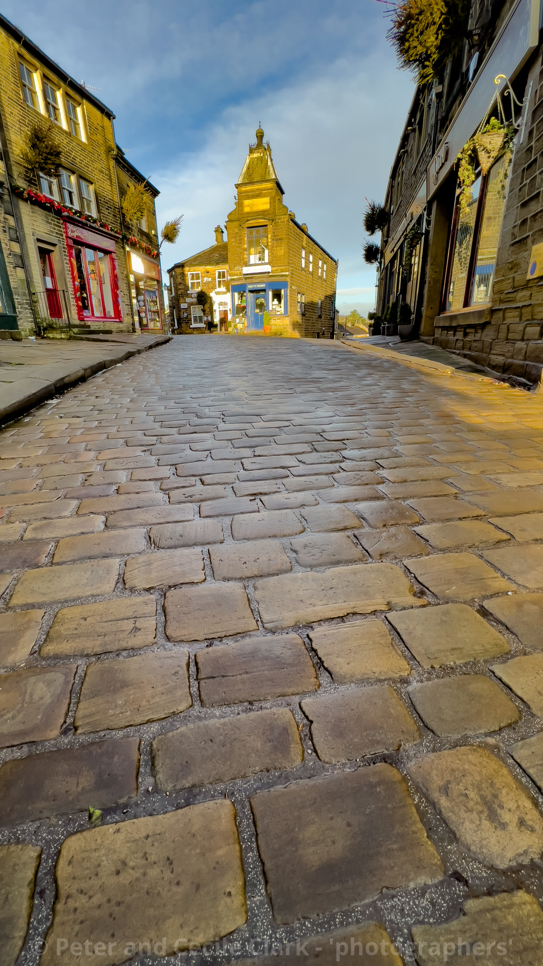 "Haworth Main Street, The Square, Setts and Shops" stock image