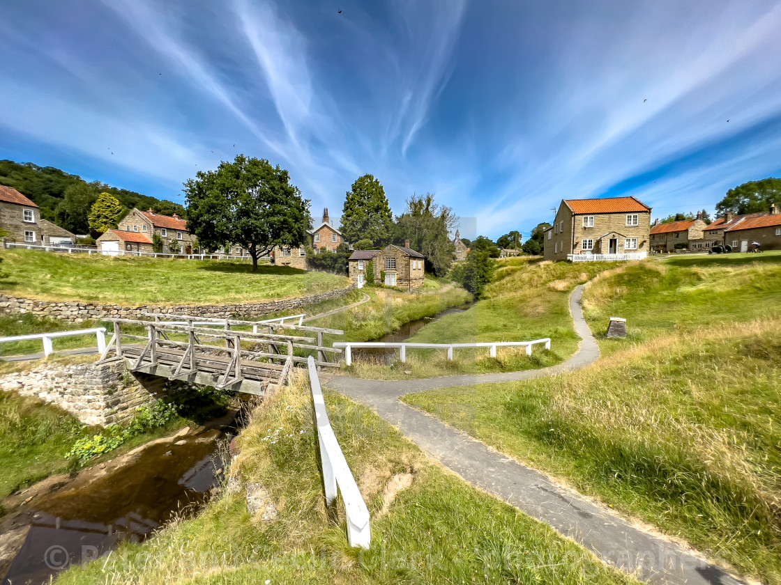 "Cottage and the Beck, Hutton le Hole" stock image