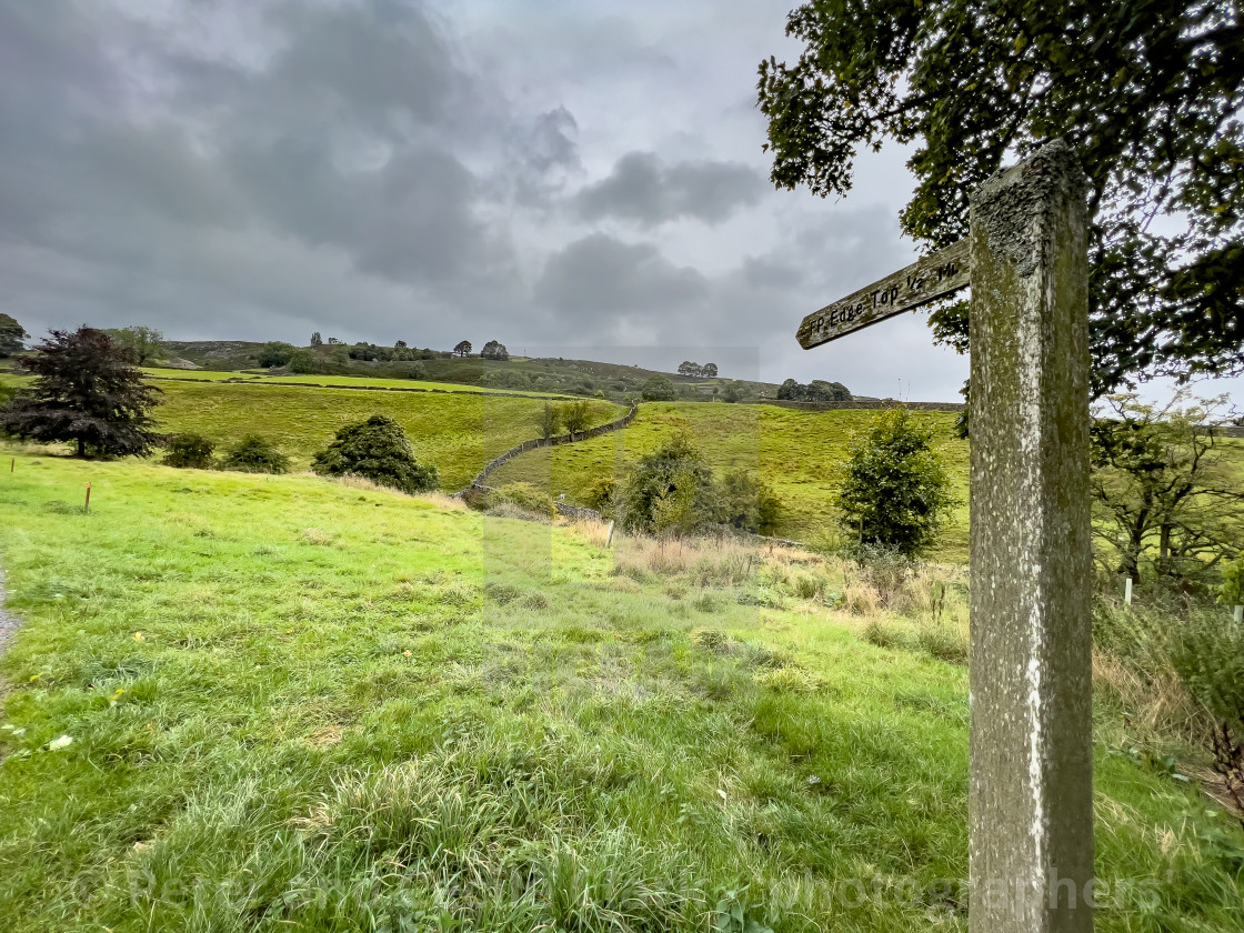 "Fingerpost Sign, footpath to Edge Top" stock image